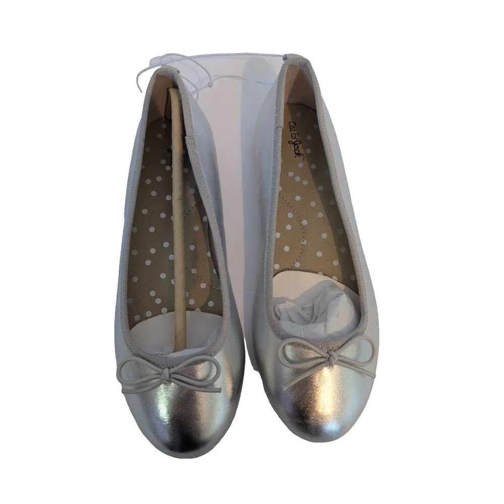 Cat & Jack Girl’s Size 2 Ballet Flats Silver Diana Shoes Slip-On Slippers NWOT